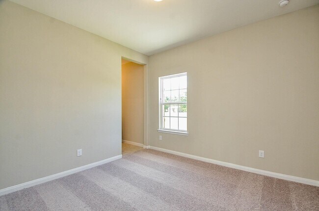 Building Photo - 4711 Hollow Tree Dr