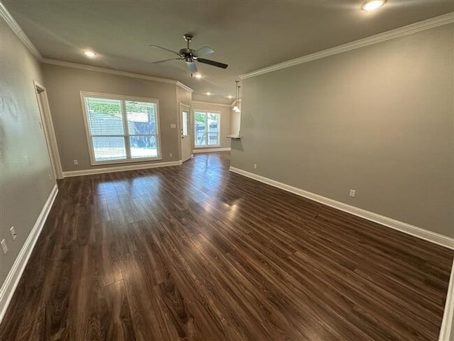 Building Photo - Magnolia Park #10722