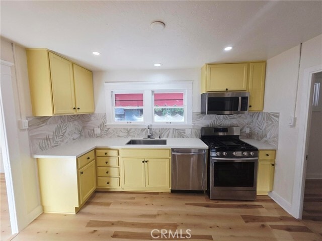 Building Photo - 533 Sturtevant Dr