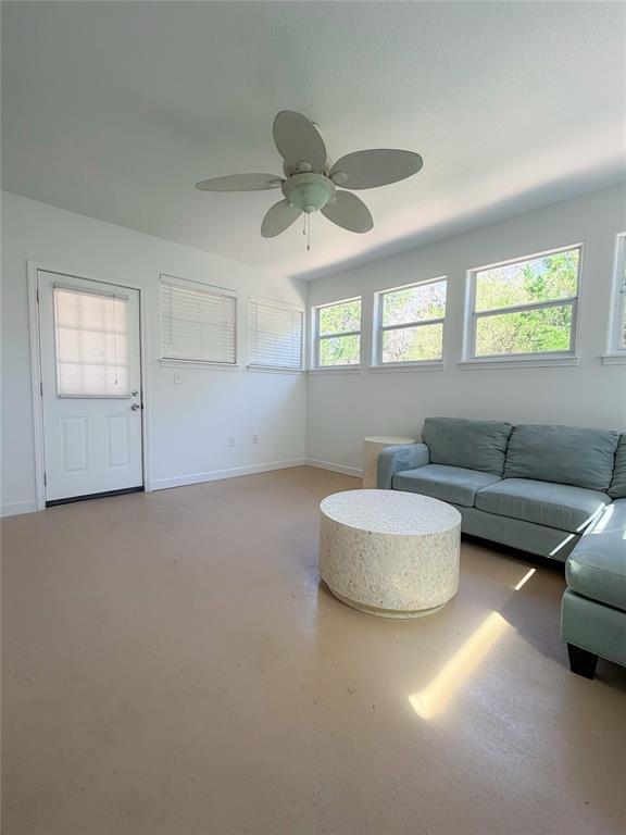 Building Photo - 430 Summit Ridge Dr N