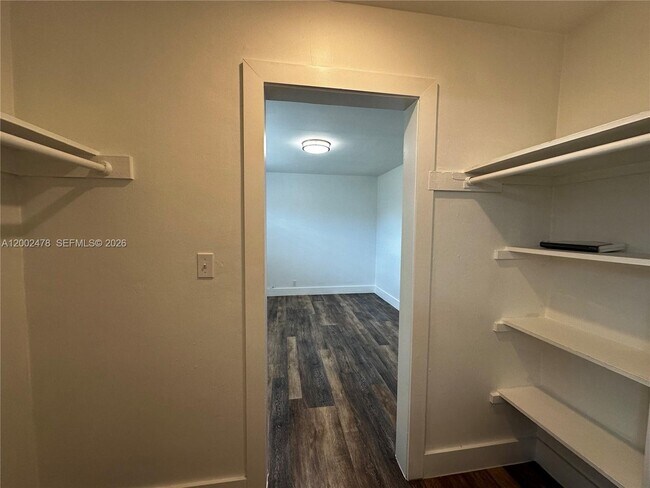 Building Photo - 2321 Madison St