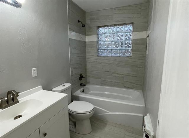 Building Photo - 931 W Texas St