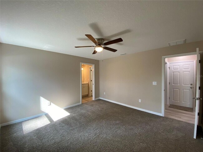 Building Photo - 6288 SW 151 Ln