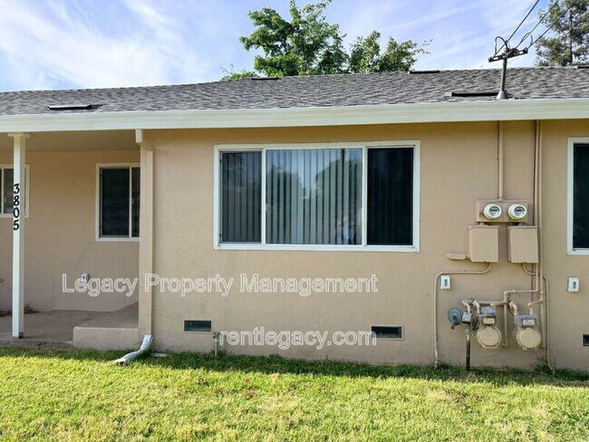 Building Photo - 3805 32nd Ave