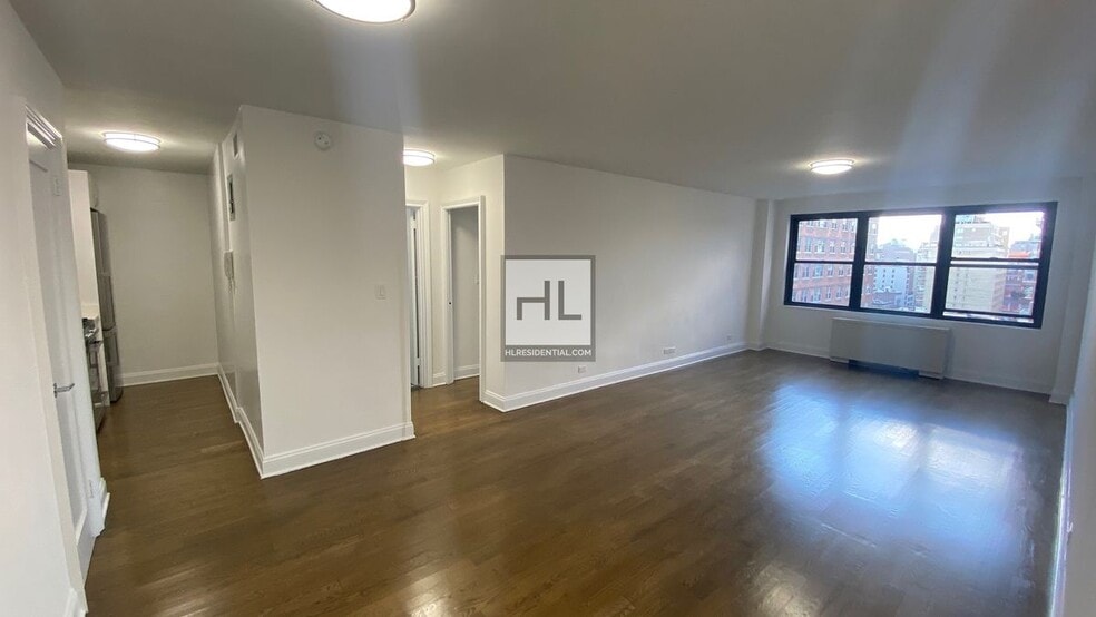 Building Photo - 5 AVENUE