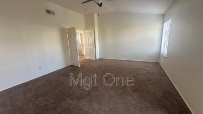 Building Photo - 3140 Crestline Dr