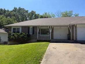 Building Photo - 1307 W Lexington Cir