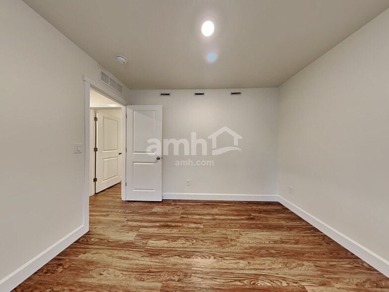 Building Photo - 17619 42nd Ave Ct E