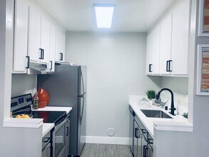 Building Photo - Parc Medallion Apartments