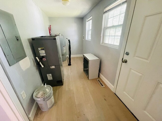 Building Photo - 3 Bedroom Home located Downtown Corbin, KY