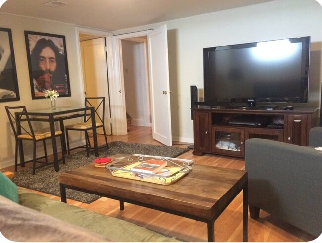 Building Photo - June 2025 - SFH Rental in Englewood 3 bed ...