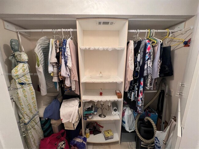 Building Photo - 1865 S Ocean Dr