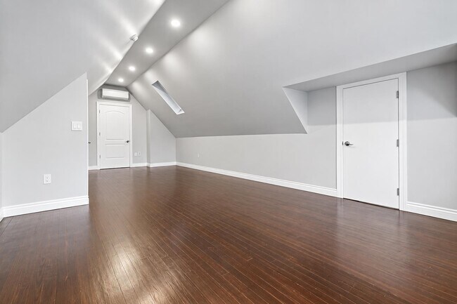 Building Photo - 131 76th St