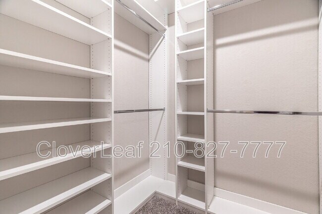 Building Photo - 940 Windflower