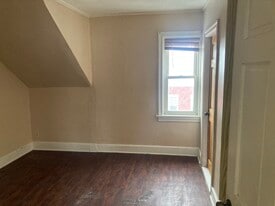 Building Photo - 509 Chalkstone Ave