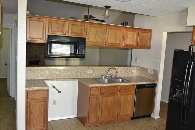 Building Photo - 3007 Windemere Dr