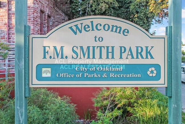 Building Photo - Nicely Located, Pet Friendly, Lake Merritt...