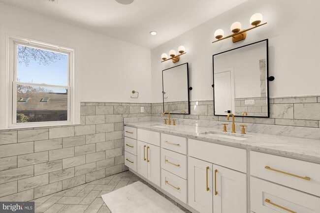 Building Photo - 4105 17th St NW