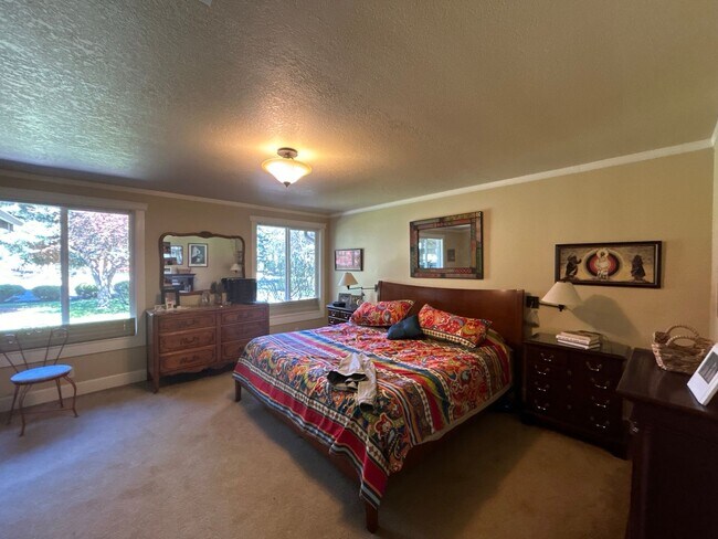 Building Photo - Country Living In The City - 3 Bedroom / 2 Bathroom Home on a Large Corner Lot