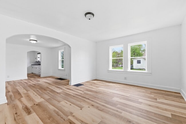 Building Photo - 2012 Arrow Ave