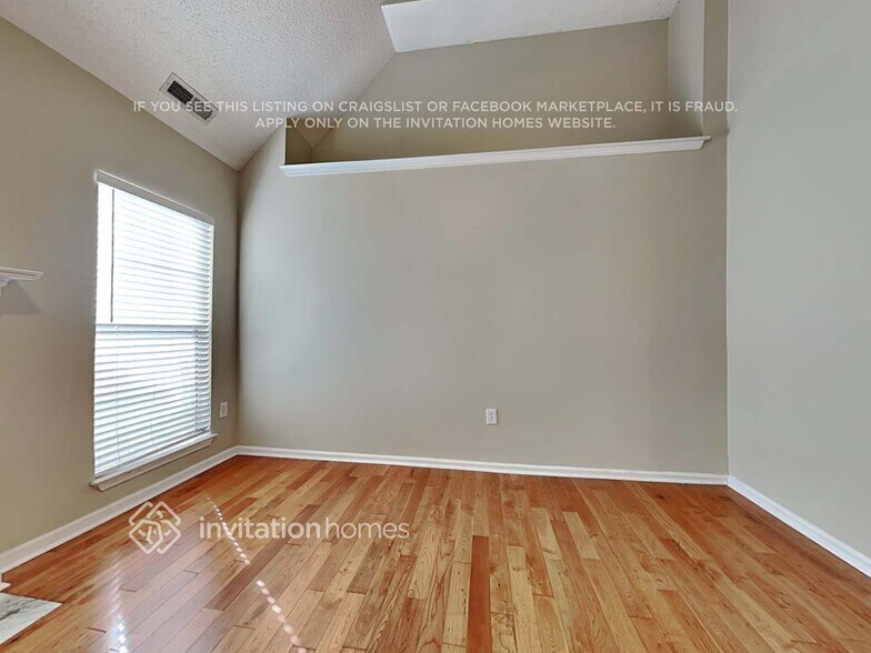 Building Photo - 10419 Worsley Ln