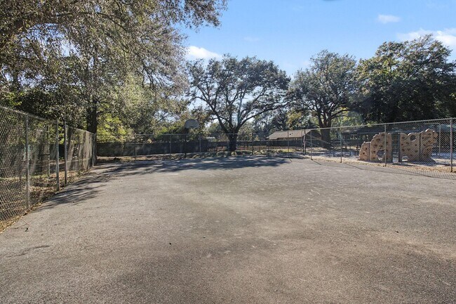 Building Photo - 5230 Richburg St