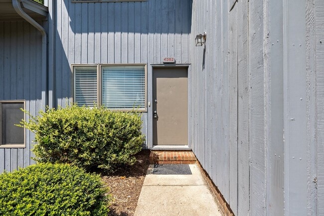 Building Photo - 4362 Hunters Club Dr