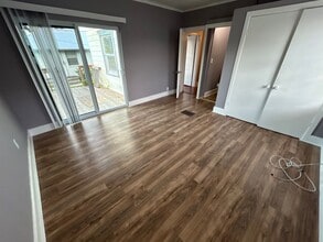 Building Photo - Palmetto unit for rent near local marinas,...