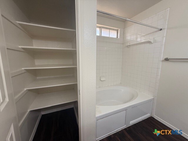 Building Photo - 1160 Hilltop Dr