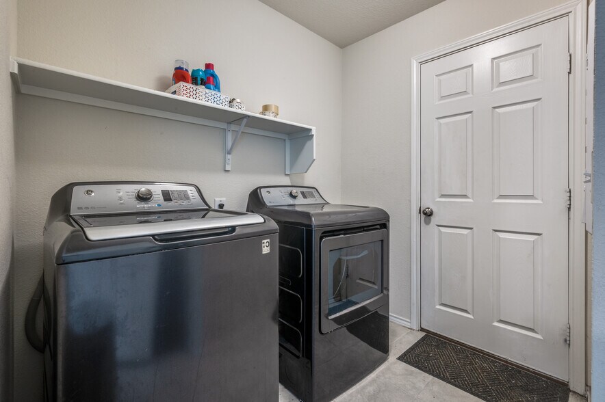Building Photo - 1416 Waggoner Dr