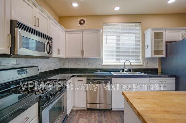 Building Photo - 4013 NE 89th Way