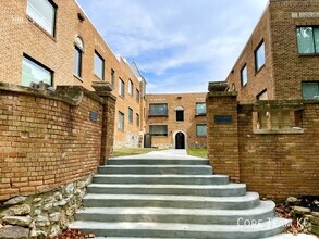 Building Photo - 2 Bedroom at Historic Roanoke Plaza Apartm...