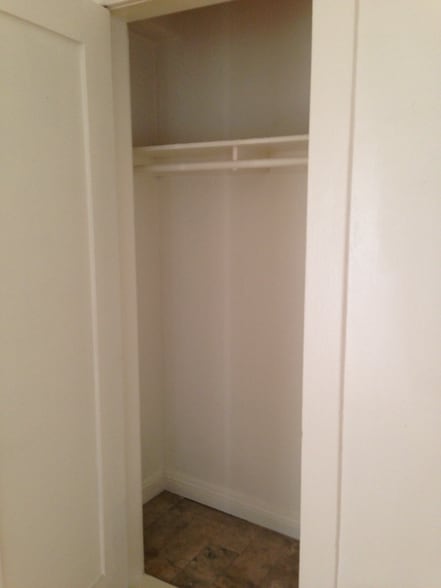 Building Photo - 836 S Park View St