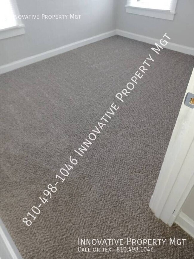 Building Photo - 842 E 9th St