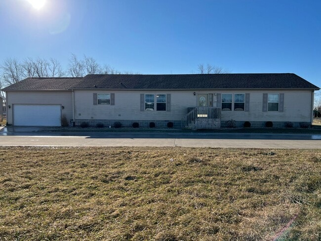 Building Photo - 303 Grace Dr
