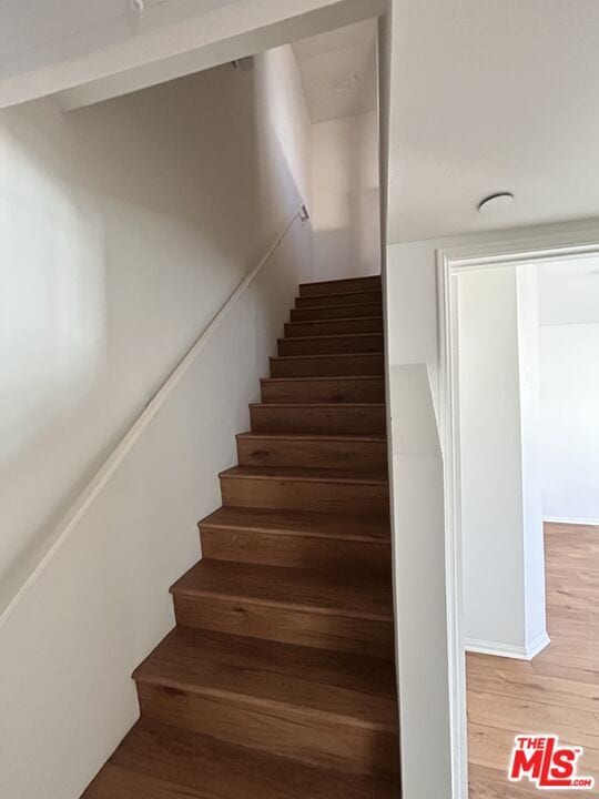 Building Photo - 3668 Mentone Ave