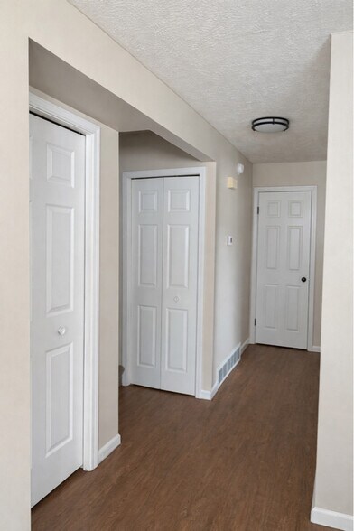 Building Photo - 3360 Burlingame Ave SW