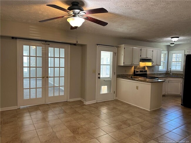 Building Photo - 6413 Brookshire St