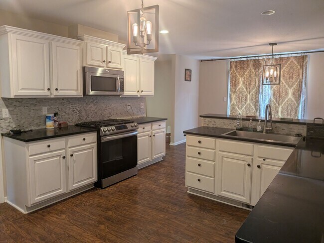 Building Photo - 4108 Cedar Crest Ln