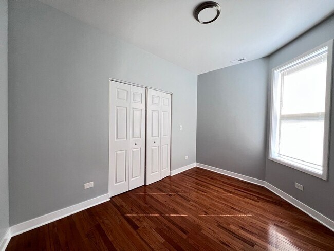 Building Photo - 6402 S Eberhart Ave