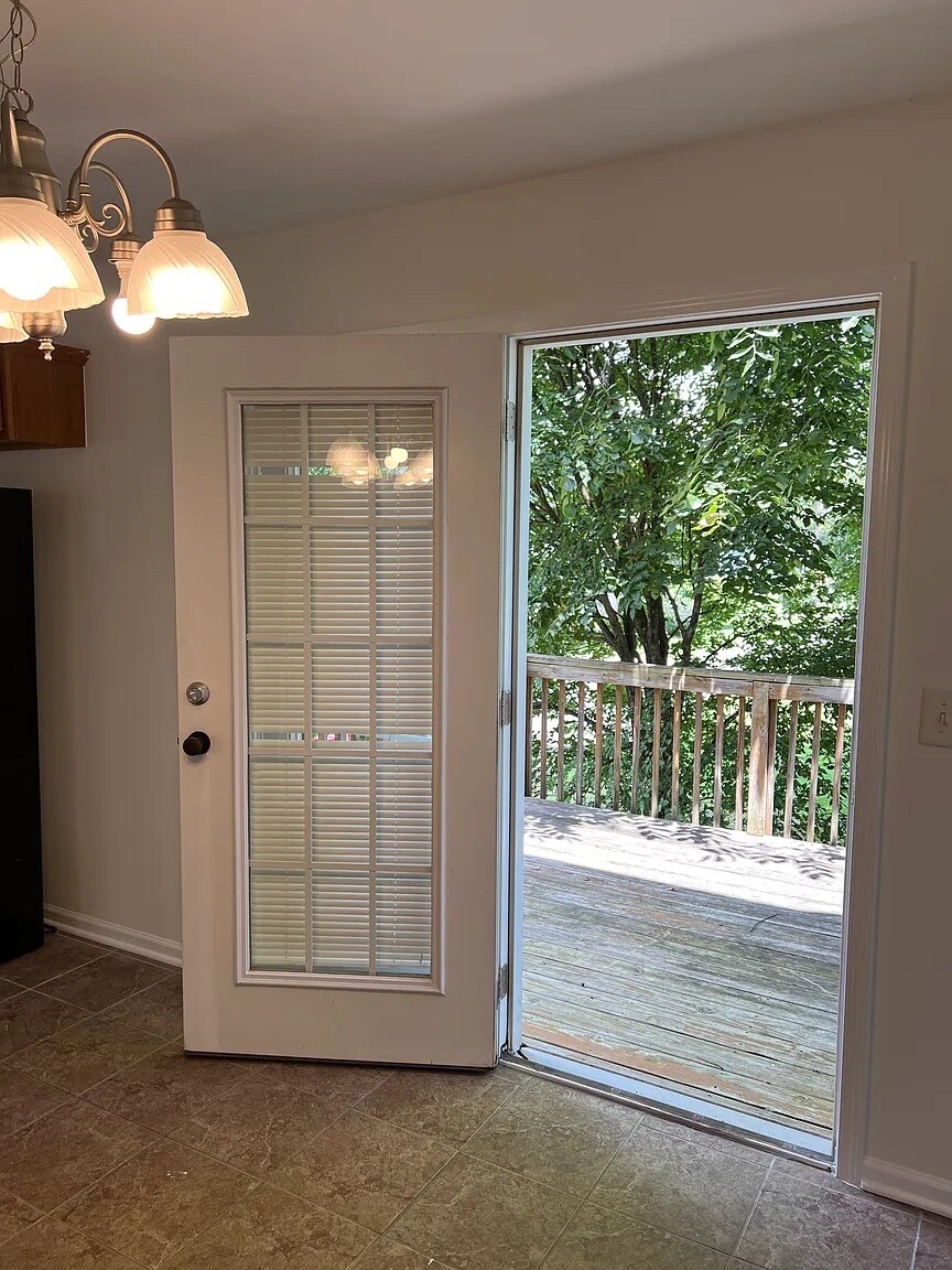 Building Photo - Room in Townhome on Dunlevy Way