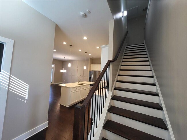 Building Photo - 5728 Taylor Wy