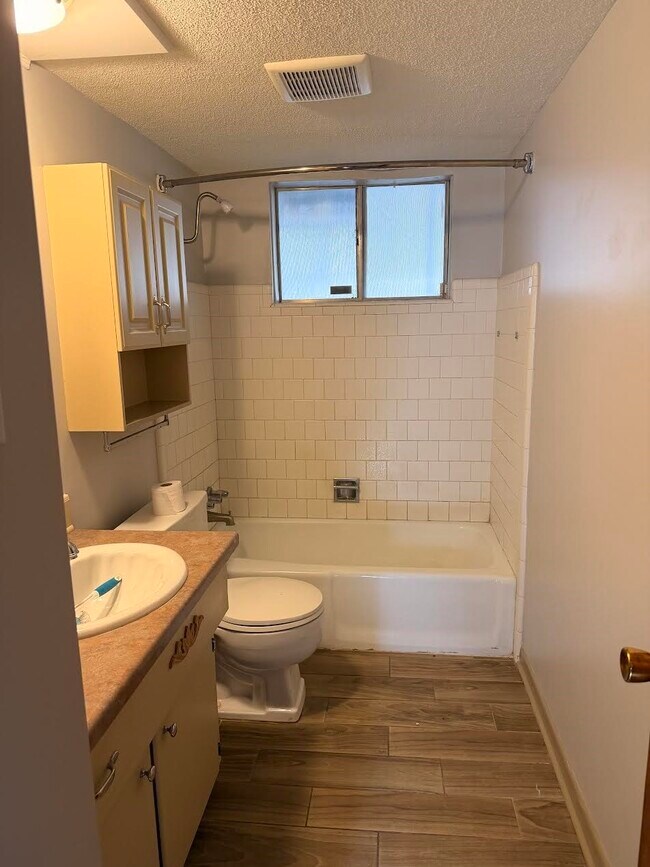 Building Photo - 1602 Willow Rock Rd