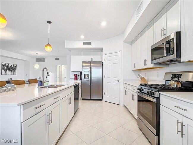 Building Photo - 15903 Grassland Ln