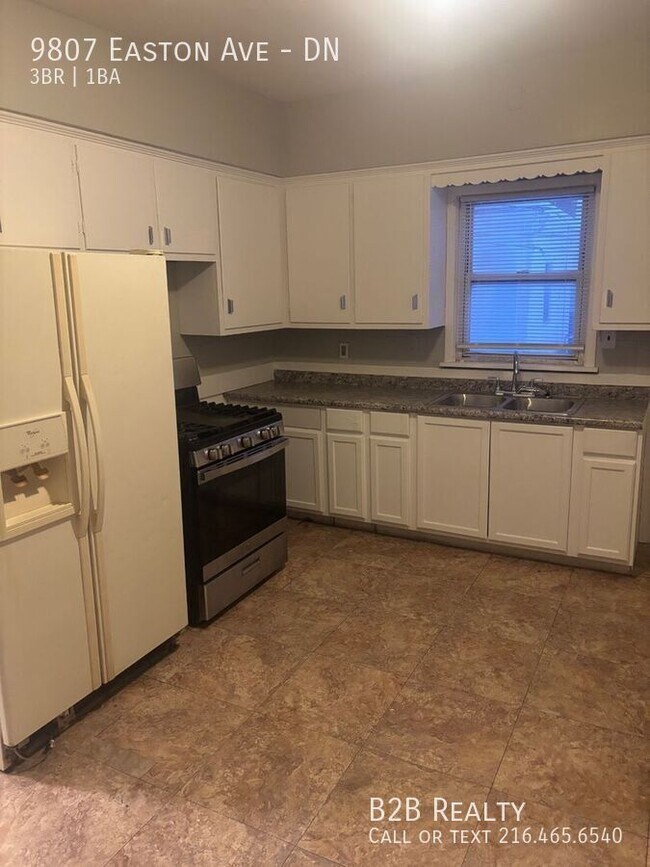 Building Photo - 9807 Easton Ave