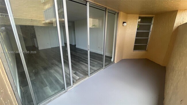 Building Photo - 10801 SW 109th Ct
