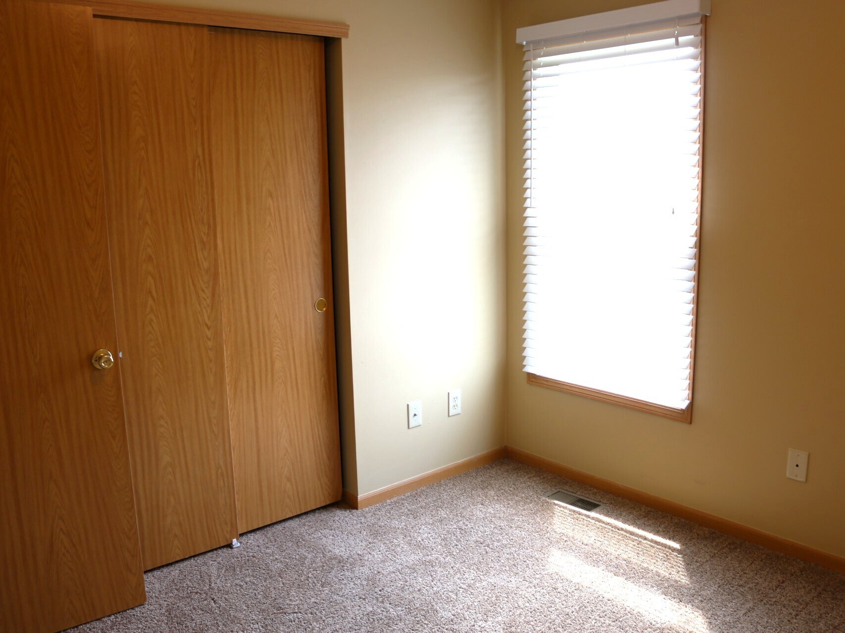 Building Photo - 395 Belfair Dr