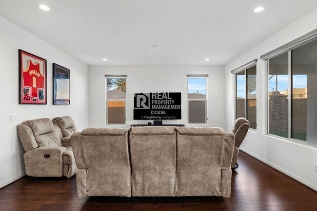 Building Photo - 3657 Bearberry Ave