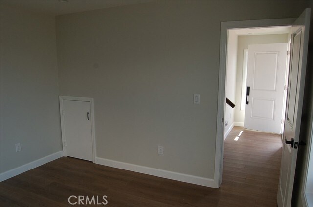 Building Photo - 425 W Duarte Rd