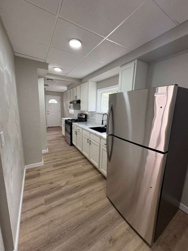 Building Photo - Spacious 4-Bedroom Home in Cleveland